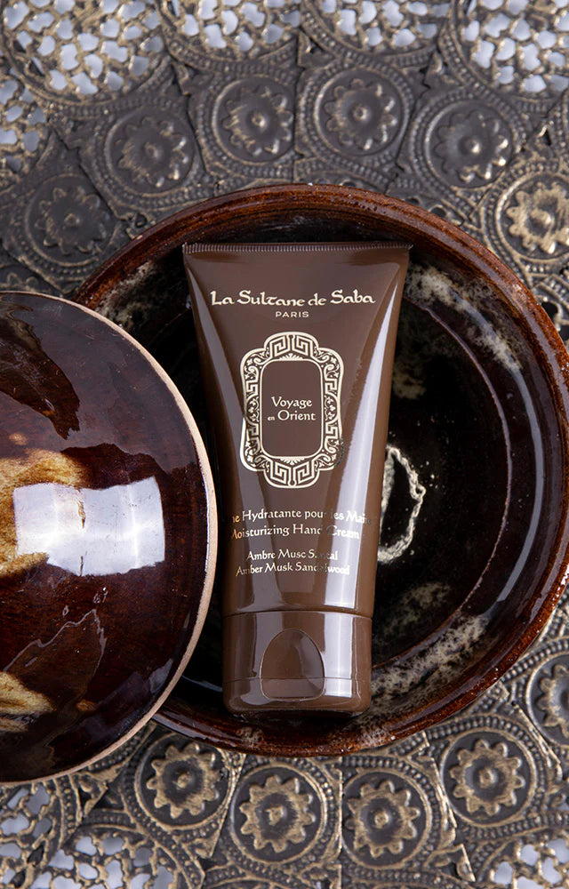 La Sultane de Saba Amber Musk Sandalwood Fragrance Moisturizing Hand Cream – gintaras, muskusas, santalmedis – drėkinamasis rankų kremas 50 ml