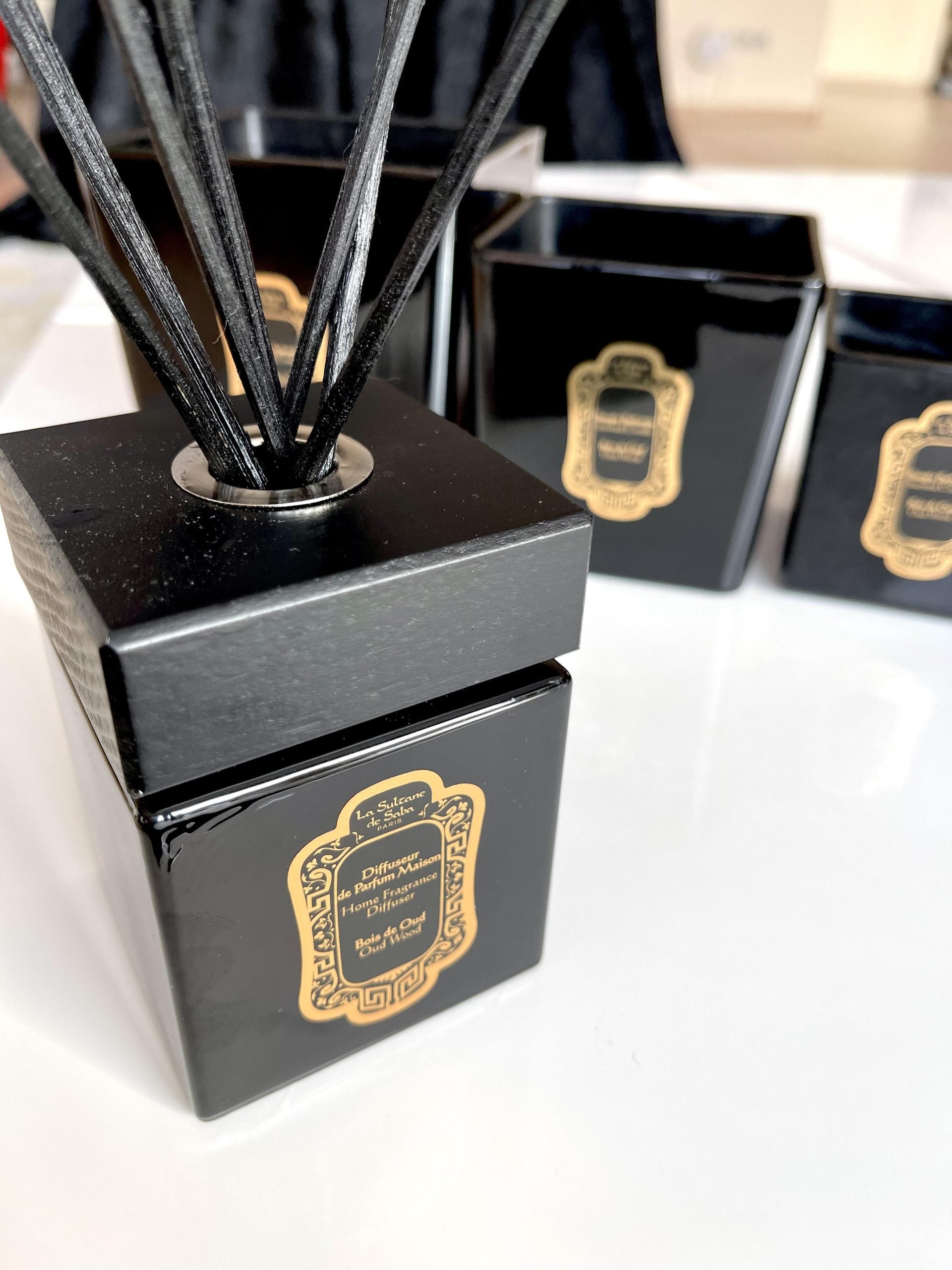 La Sultane de Saba Oud Wood Perfume – mediena – namų kvapo difuzorius 200ml